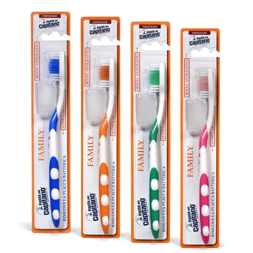 Зубная щетка «средней жесткости» Pasta Del Capitano Family Medium Toothbrush