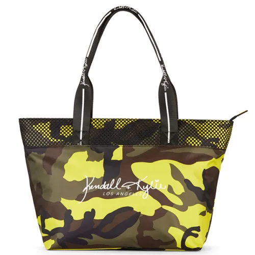 Большая объемная сумка в милитари расцветке Kendall + Кayli Kendall + Kylie Large Multi Camo Tote
