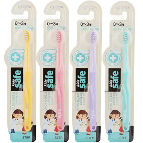 Детская зубная щетка от 0-х до 3 лет CJ Lion Kids Safe Toothbrush Step 1